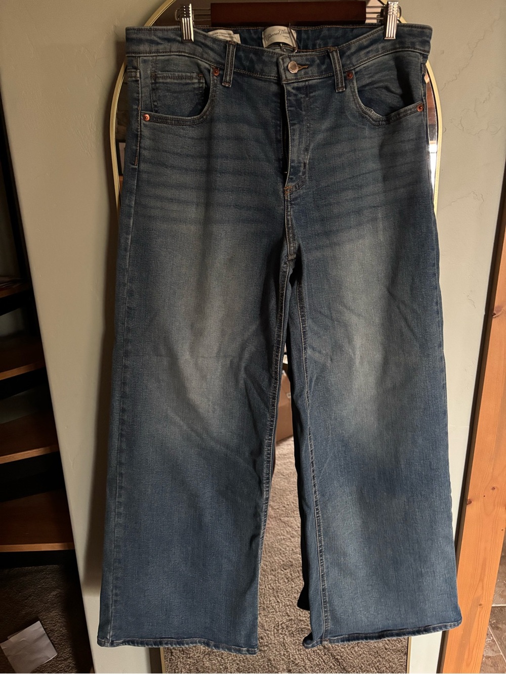 Universal Thread Women's High-Rise Blue Washed Jeans
